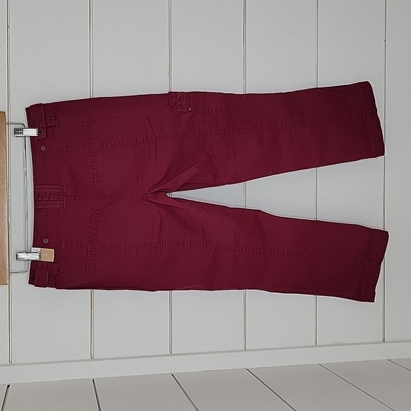 NWT Maurices size 0 burgundy capri pants cotton - Picture 2 of 5